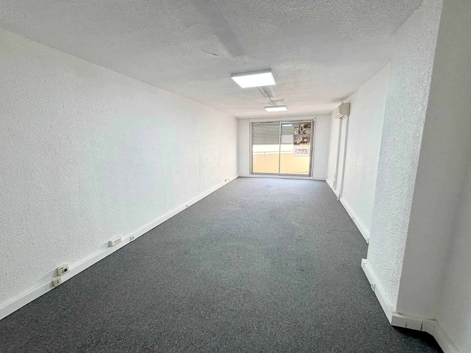 Appartement T1 à rénover de 35 m² avec balcon à Montpellier Antigone 