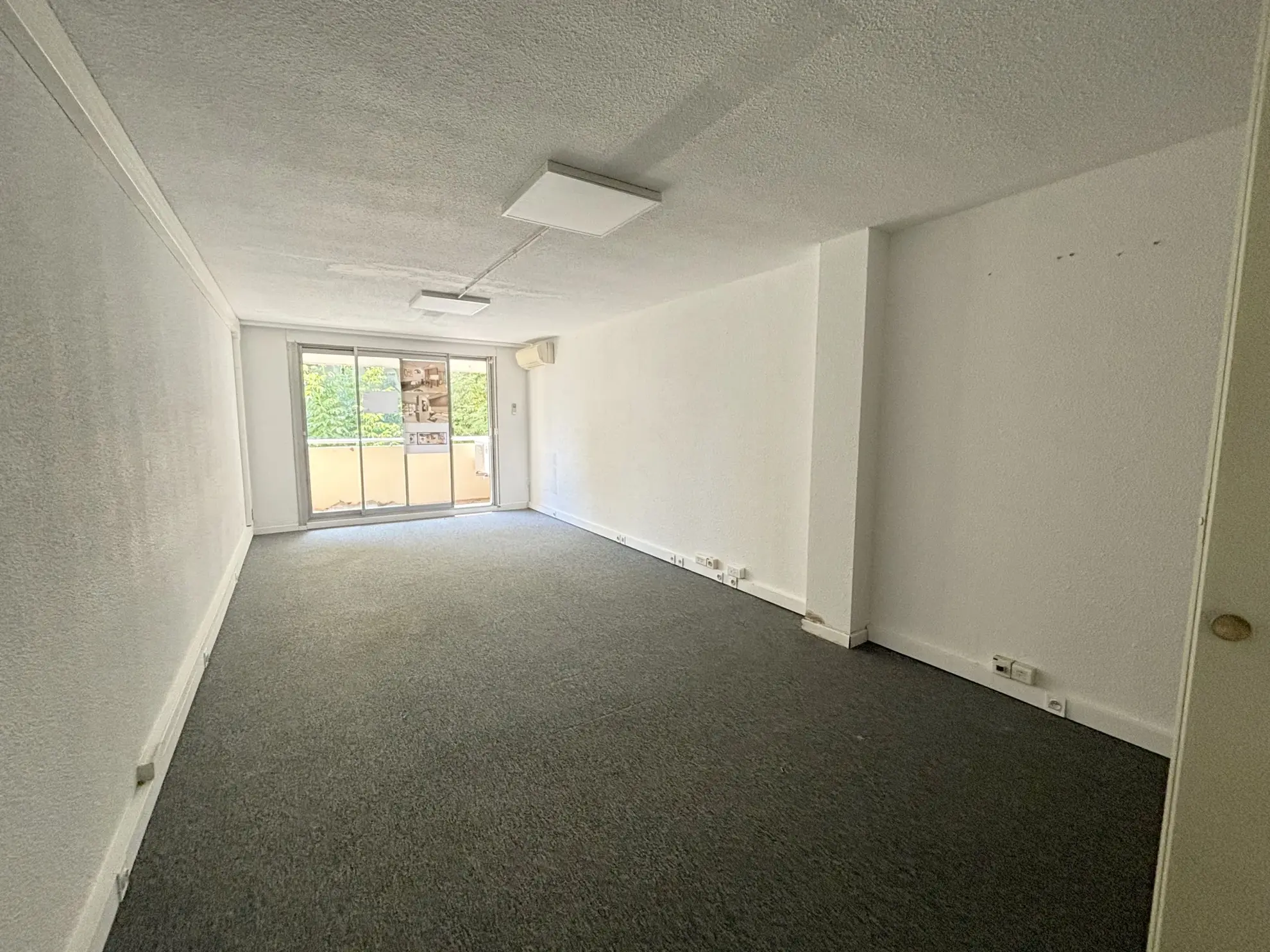 Appartement T1 à rénover de 35 m² avec balcon à Montpellier Antigone 