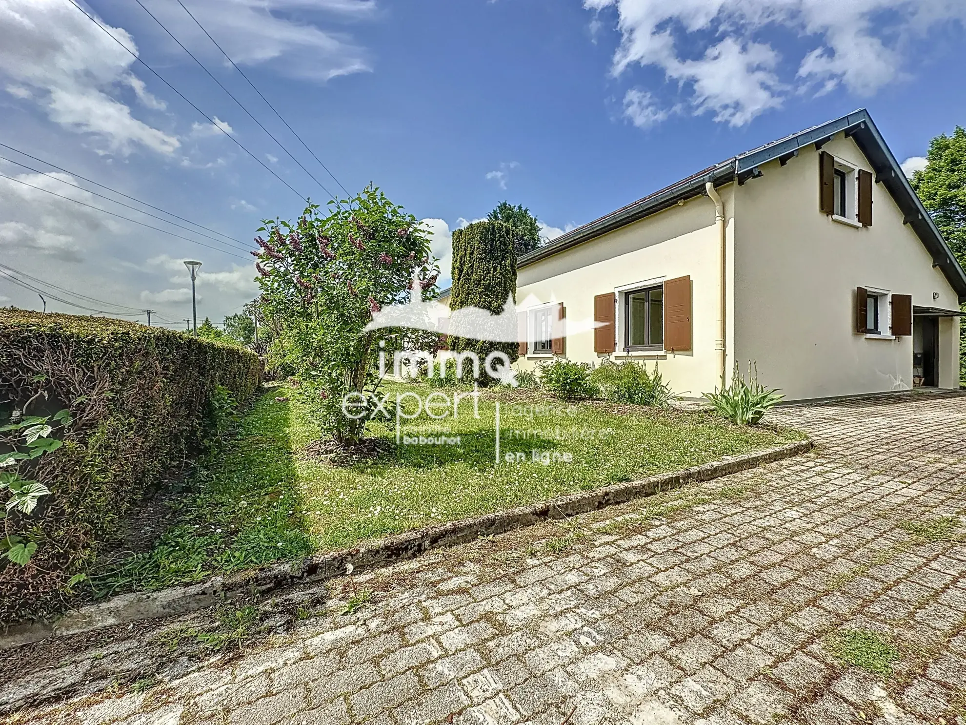 Maison rénovée à Mirecourt avec terrasse, garage et isolation performante 
