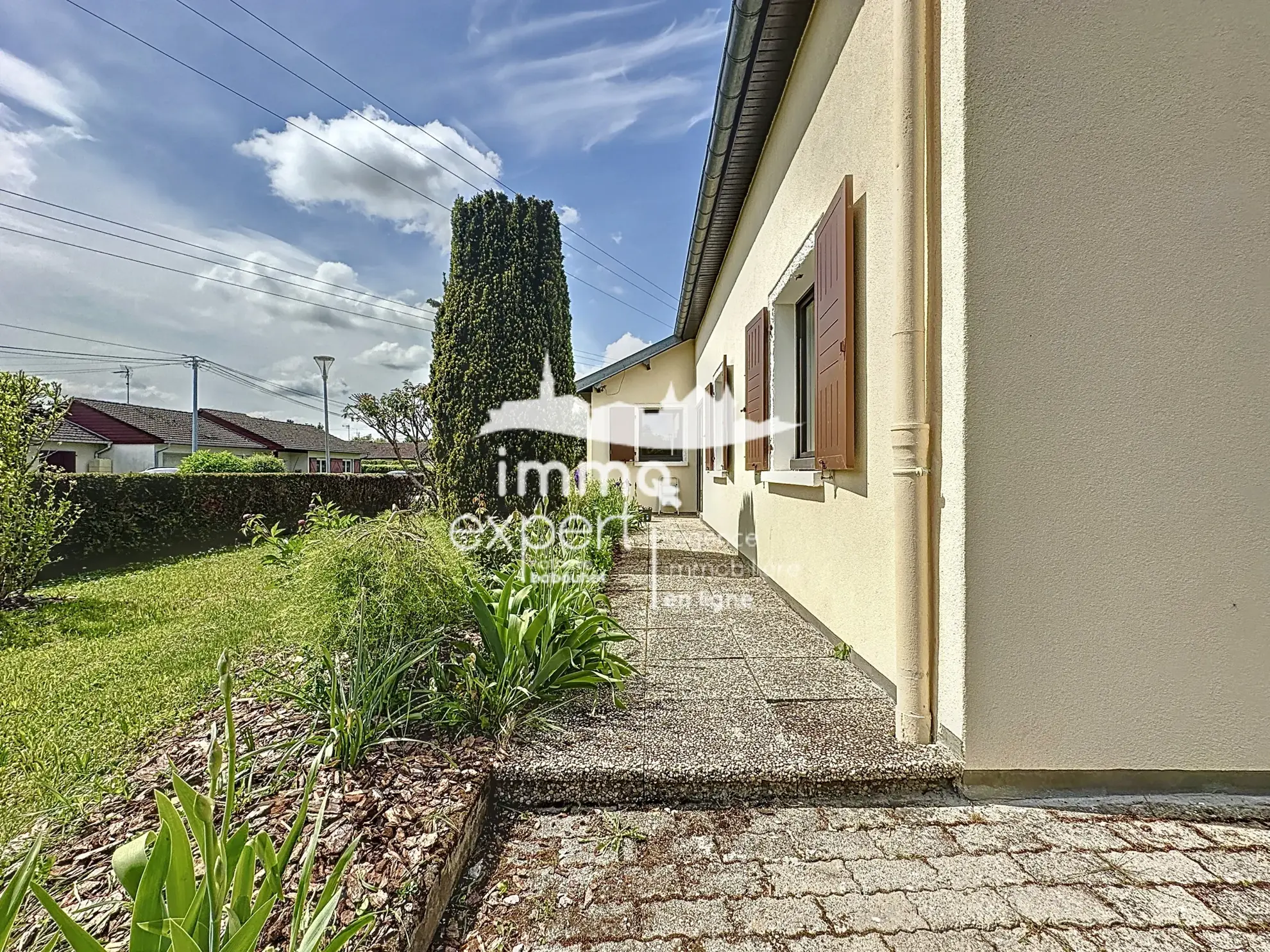 Maison rénovée à Mirecourt avec terrasse, garage et isolation performante 