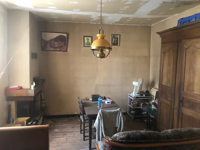 Charmante échoppe bordelaise à Cognac à rénover dans le quartier du Champ de Foire 