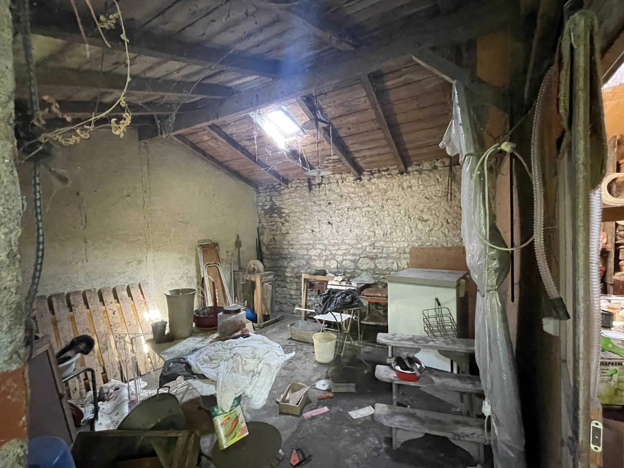 Charmante échoppe bordelaise à Cognac à rénover dans le quartier du Champ de Foire 