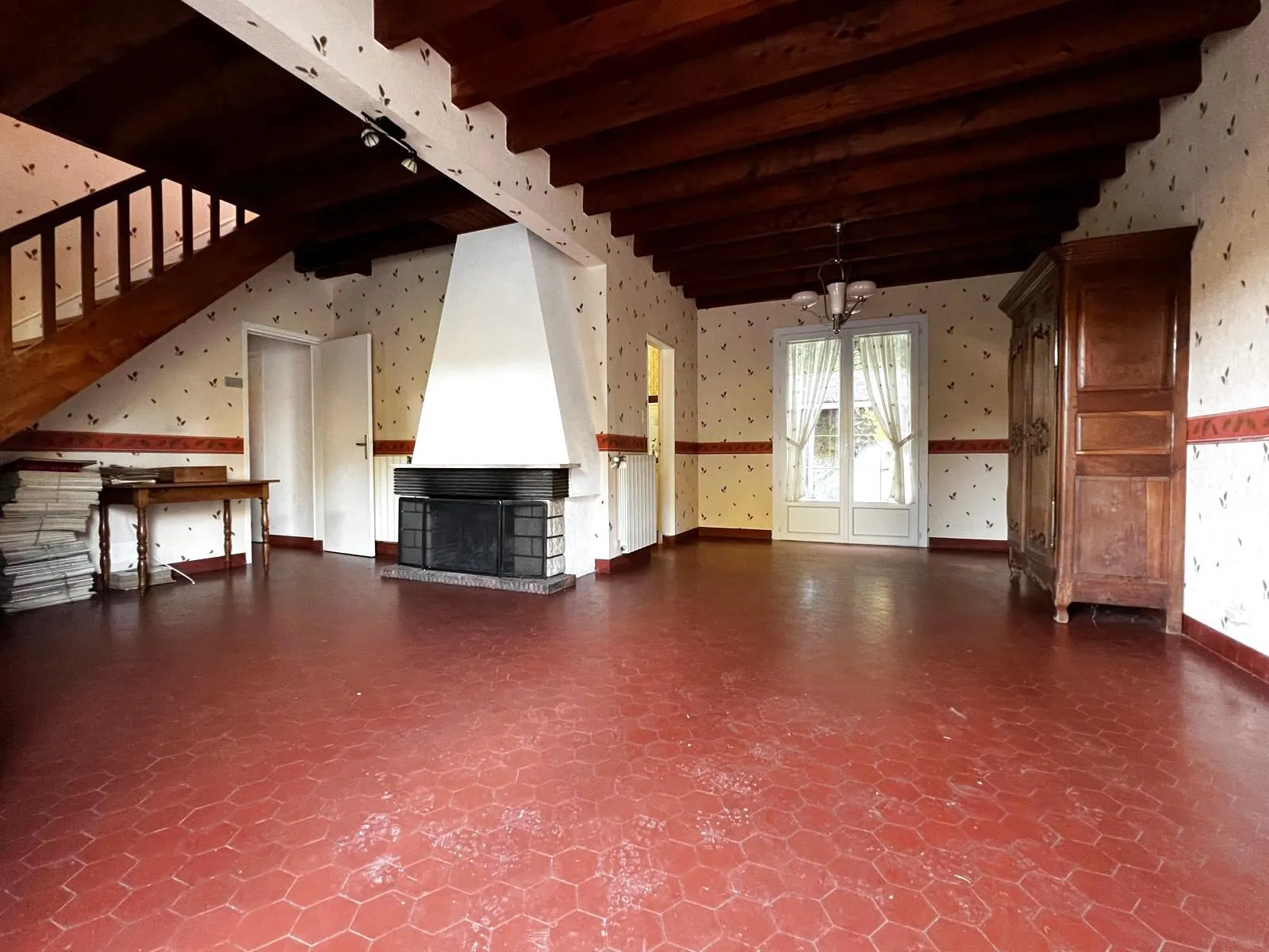 Maison à rénover de 92 m² à Fontenay-sur-Loing, proche gare et axes autoroutiers 