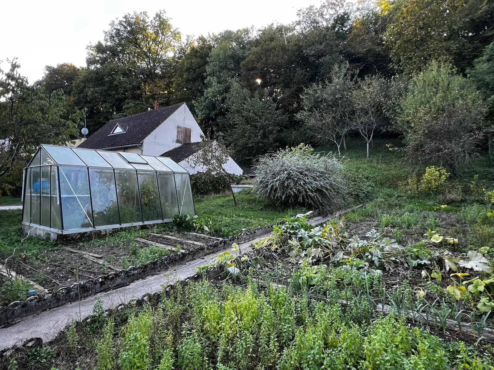 Maison à rénover de 92 m² à Fontenay-sur-Loing, proche gare et axes autoroutiers 