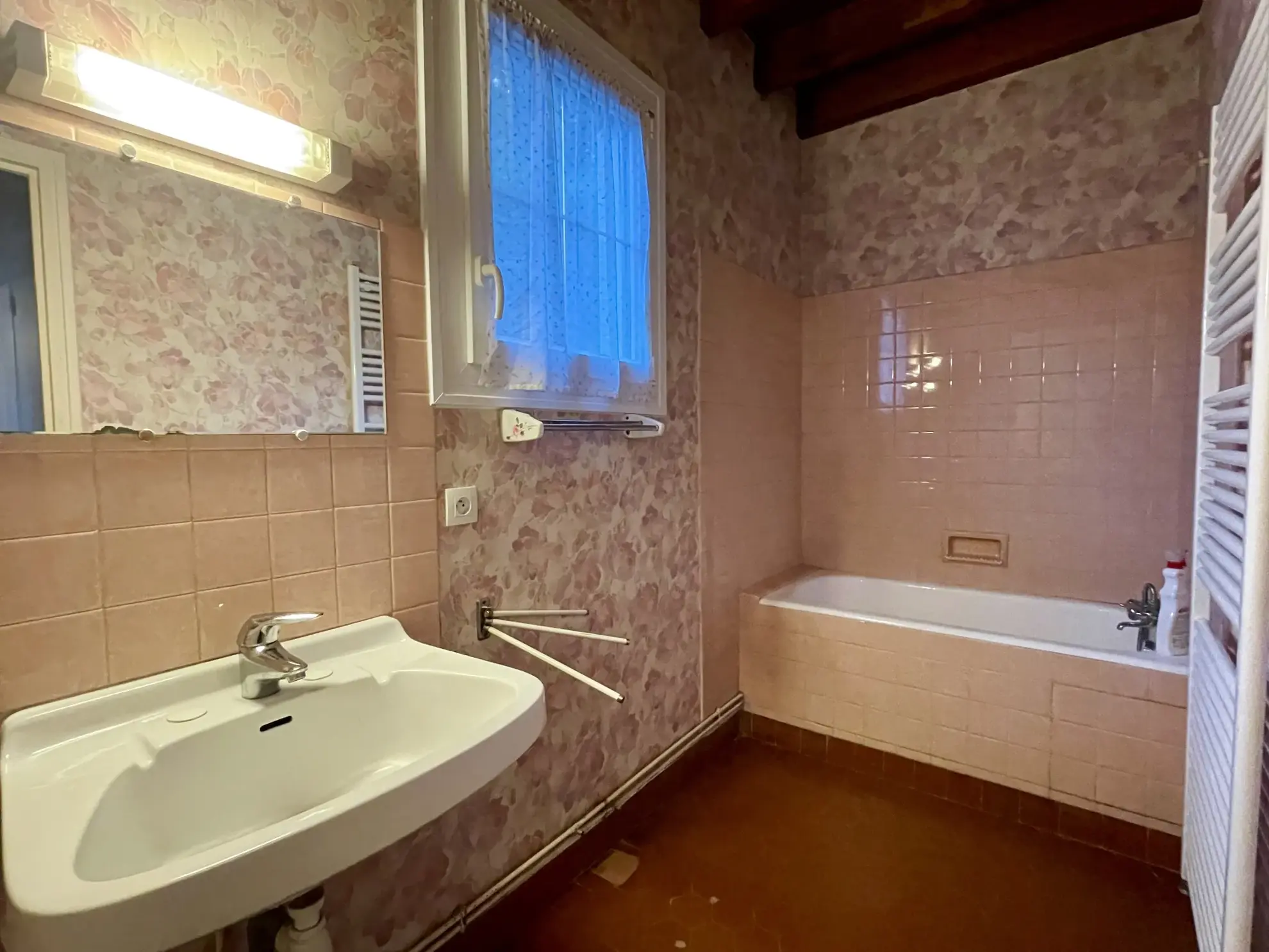 Maison à rénover de 92 m² à Fontenay-sur-Loing, proche gare et axes autoroutiers 