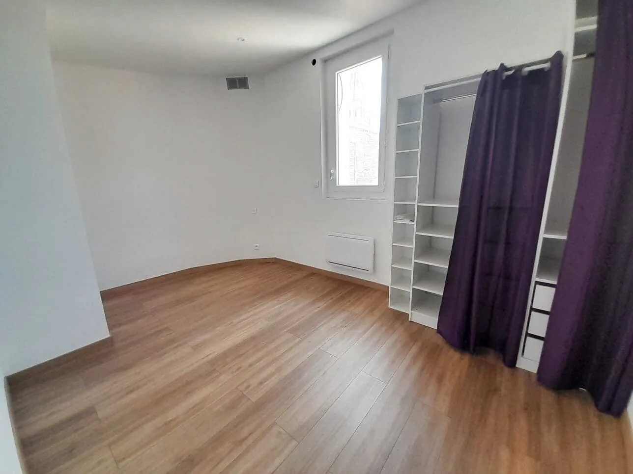 Immeuble à Pia avec deux appartements rénovés et grand garage, opportunité d'investissement ou résidence principale 