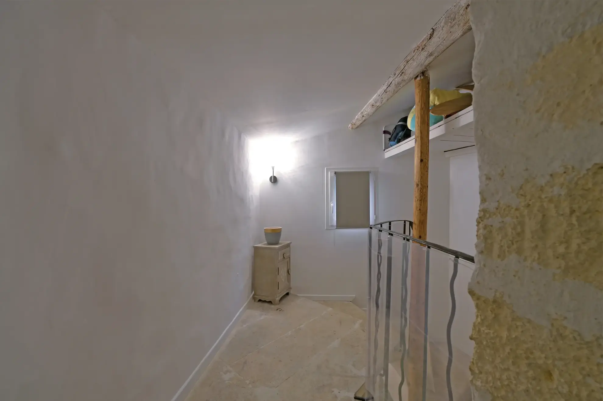 Charmante maison de village à Aimargues avec séjour lumineux et balcon 