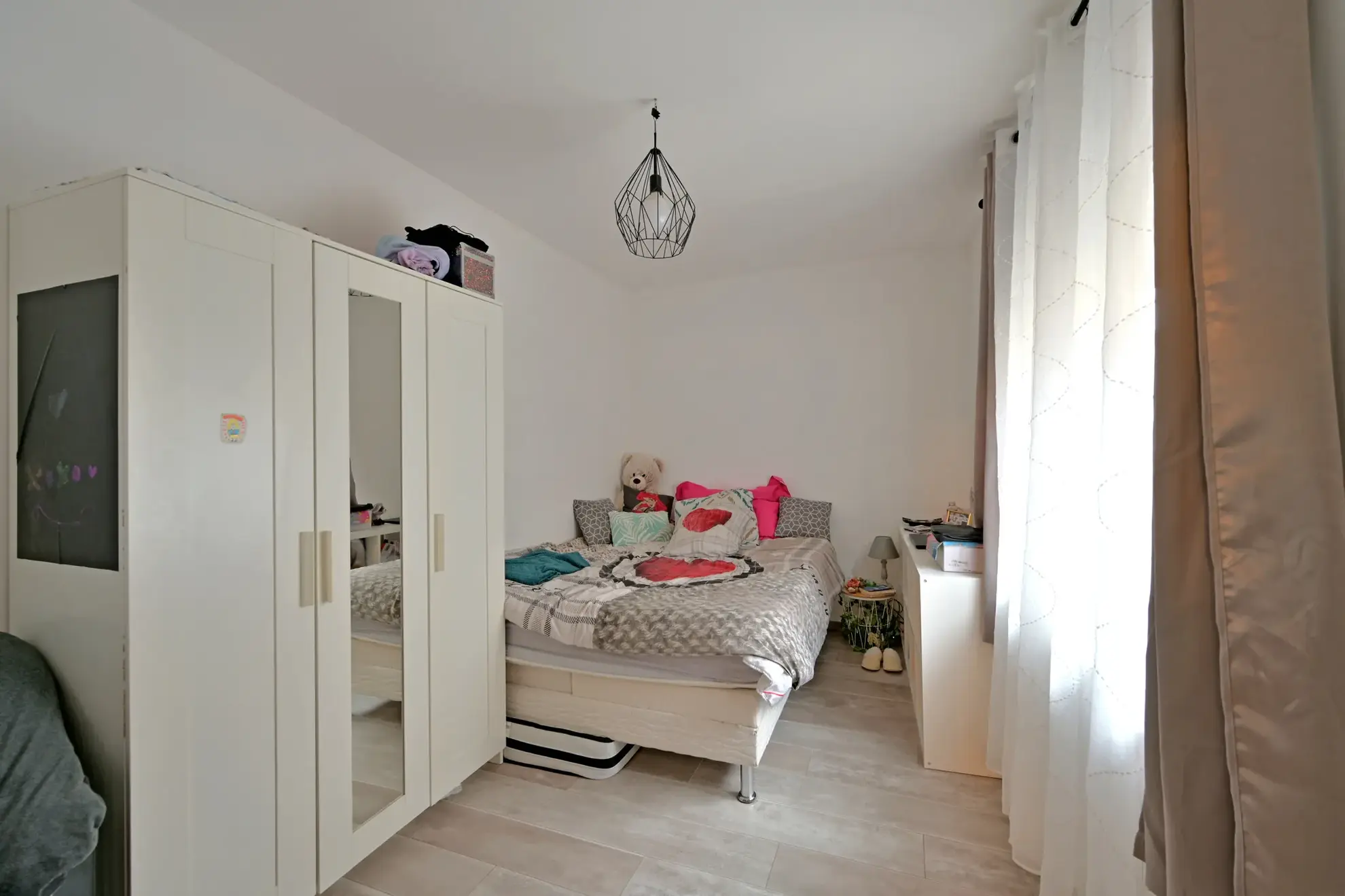 Charmante maison de village à Aimargues avec séjour lumineux et balcon 