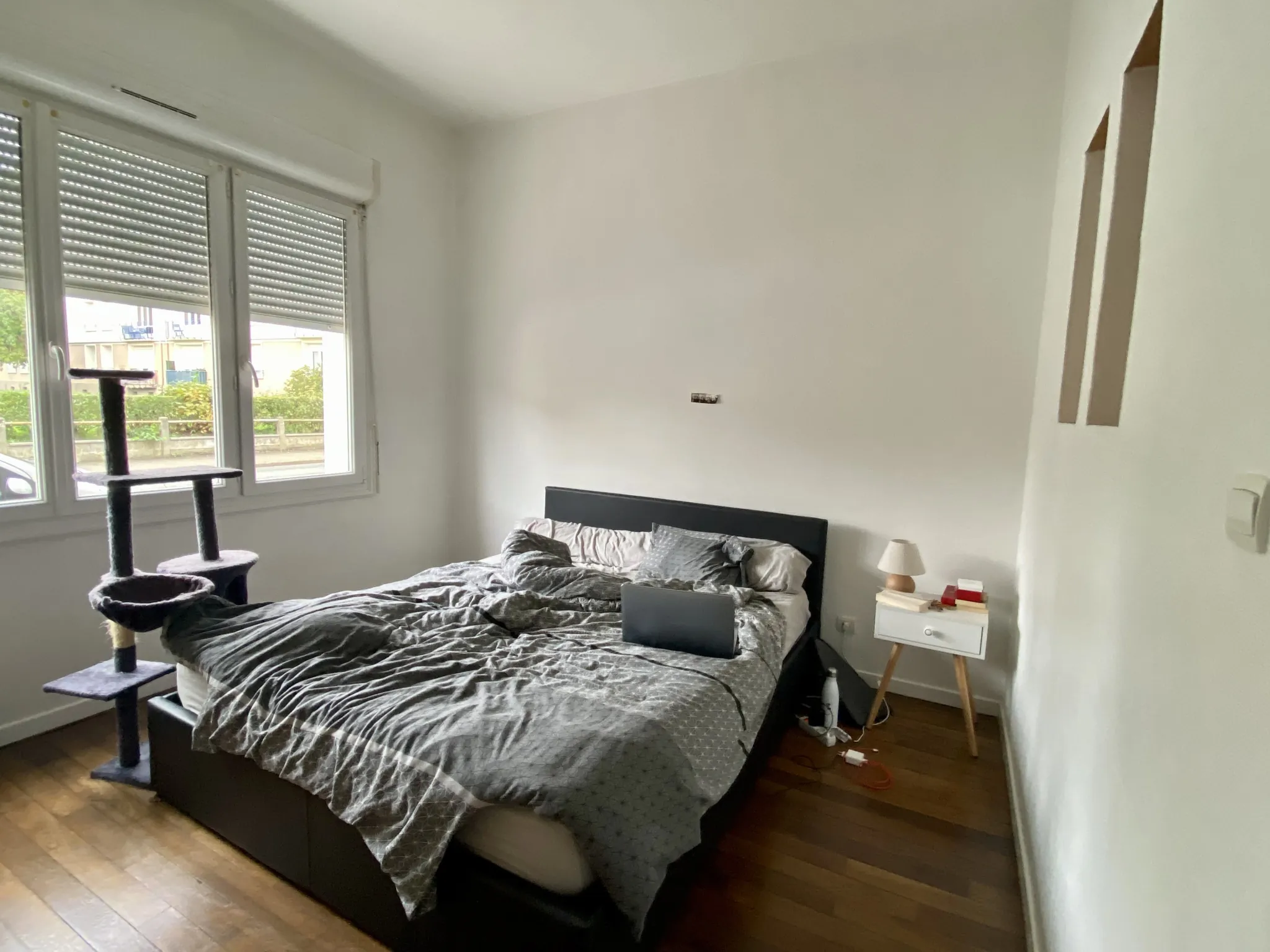 Maison à vendre à Saint-Cyr-de-Favières avec 5 chambres et terrain de 2500 m² 