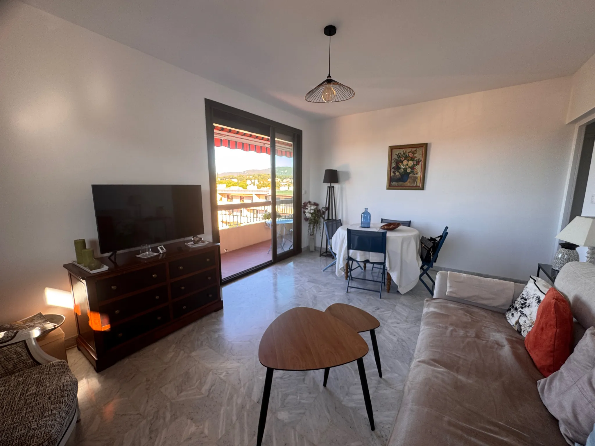 Appartement T2 de 48 m² avec terrasse à Six Fours Les Plages, proche mer 