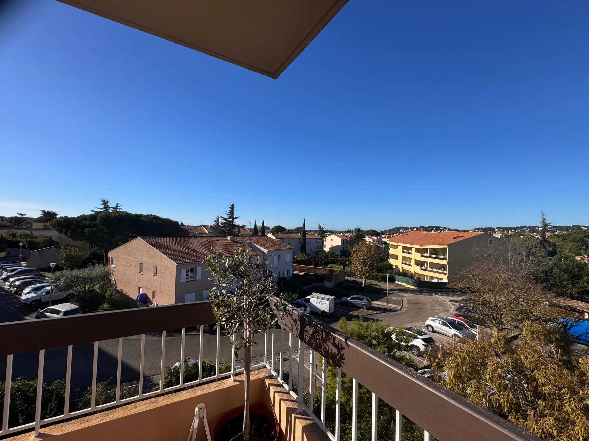 Appartement T2 de 48 m² avec terrasse à Six Fours Les Plages, proche mer 
