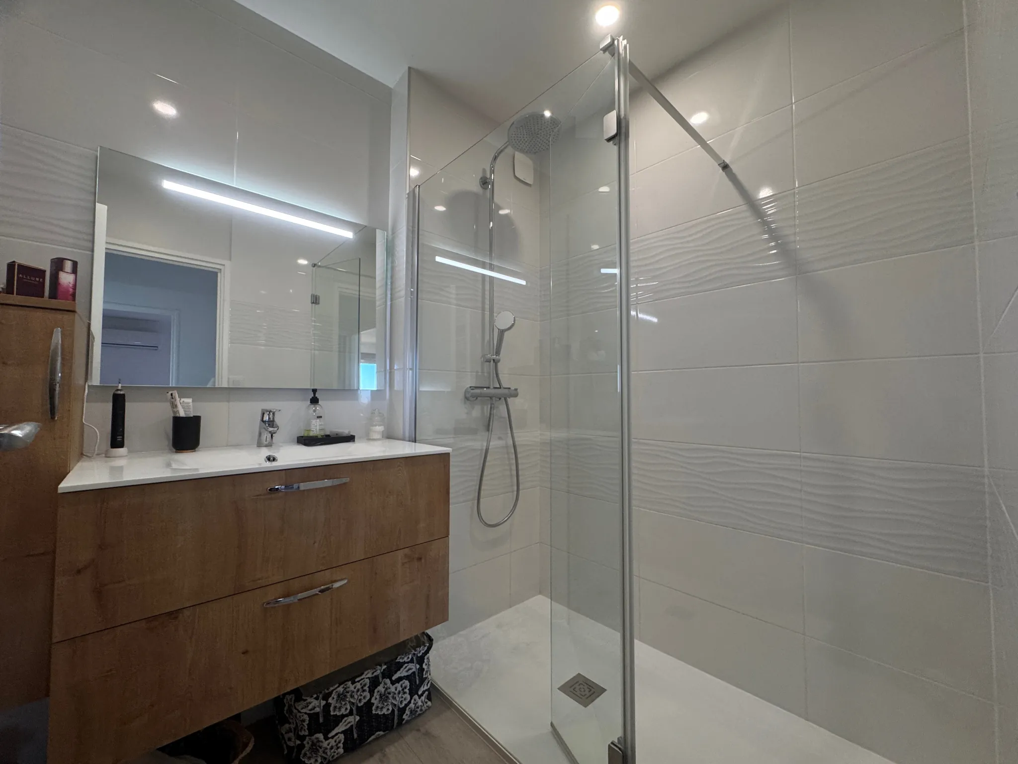 Appartement T2 de 48 m² avec terrasse à Six Fours Les Plages, proche mer 