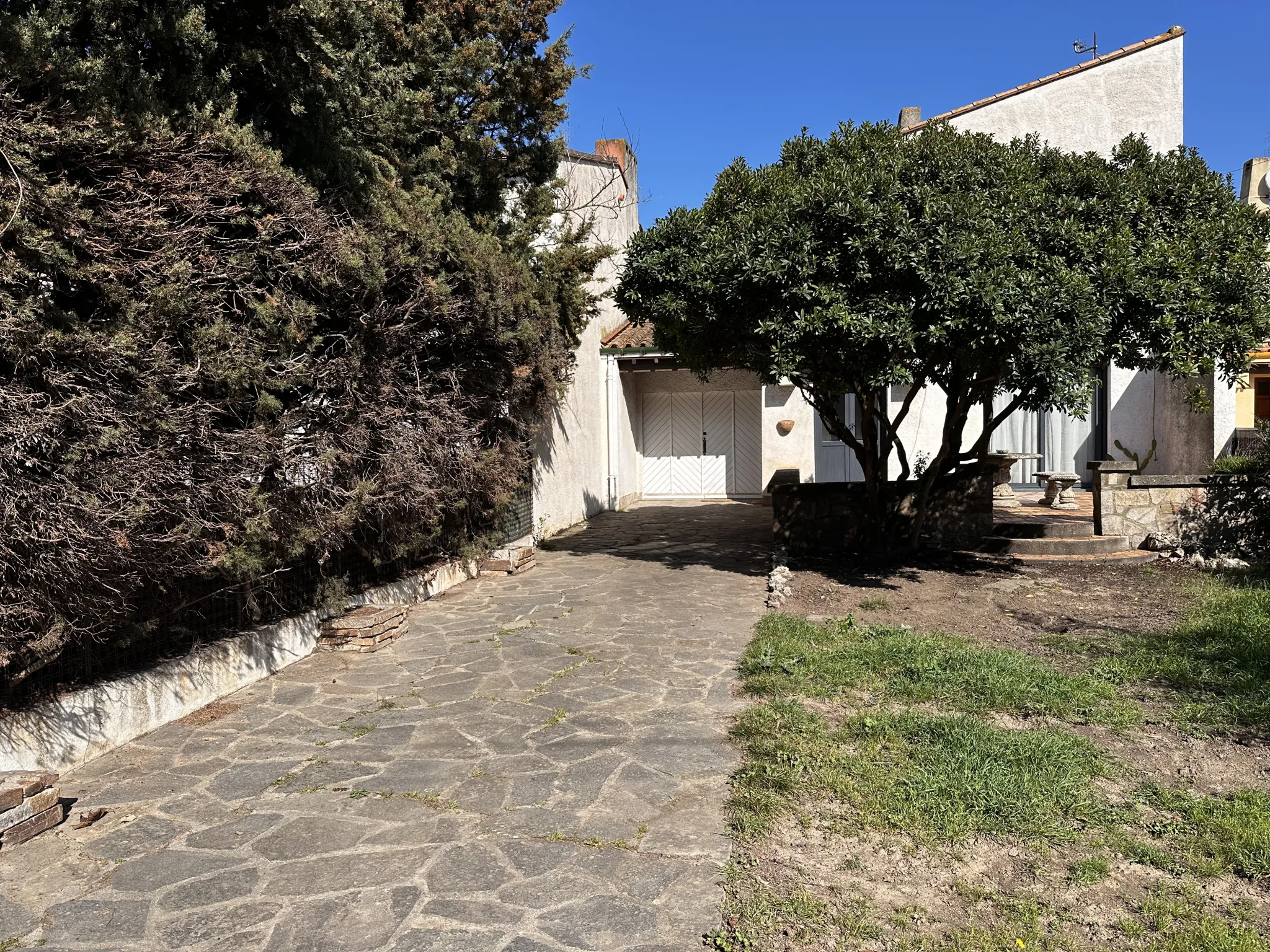 Charmante maison T4 rénovée avec jardin et garage à Carcassonne