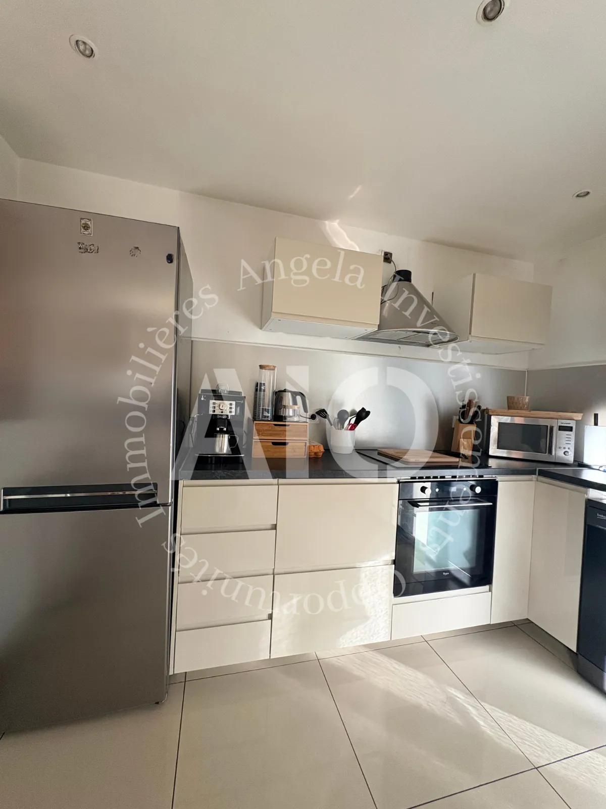 Grand appartement T4 traversant de 61 m² avec cave à Villeurbanne 