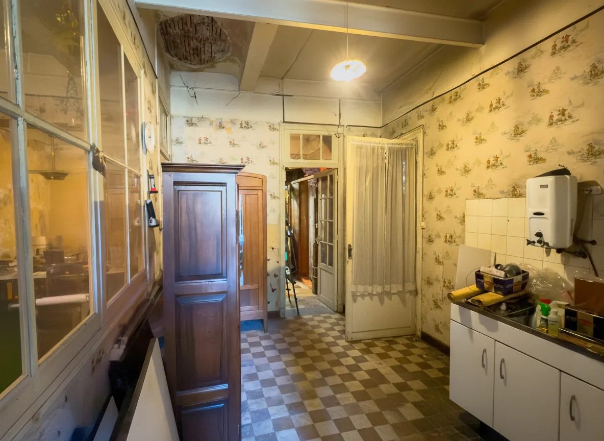 Appartement T3 à rénover de 58 m² avec terrasse et cave à Vals-les-Bains 