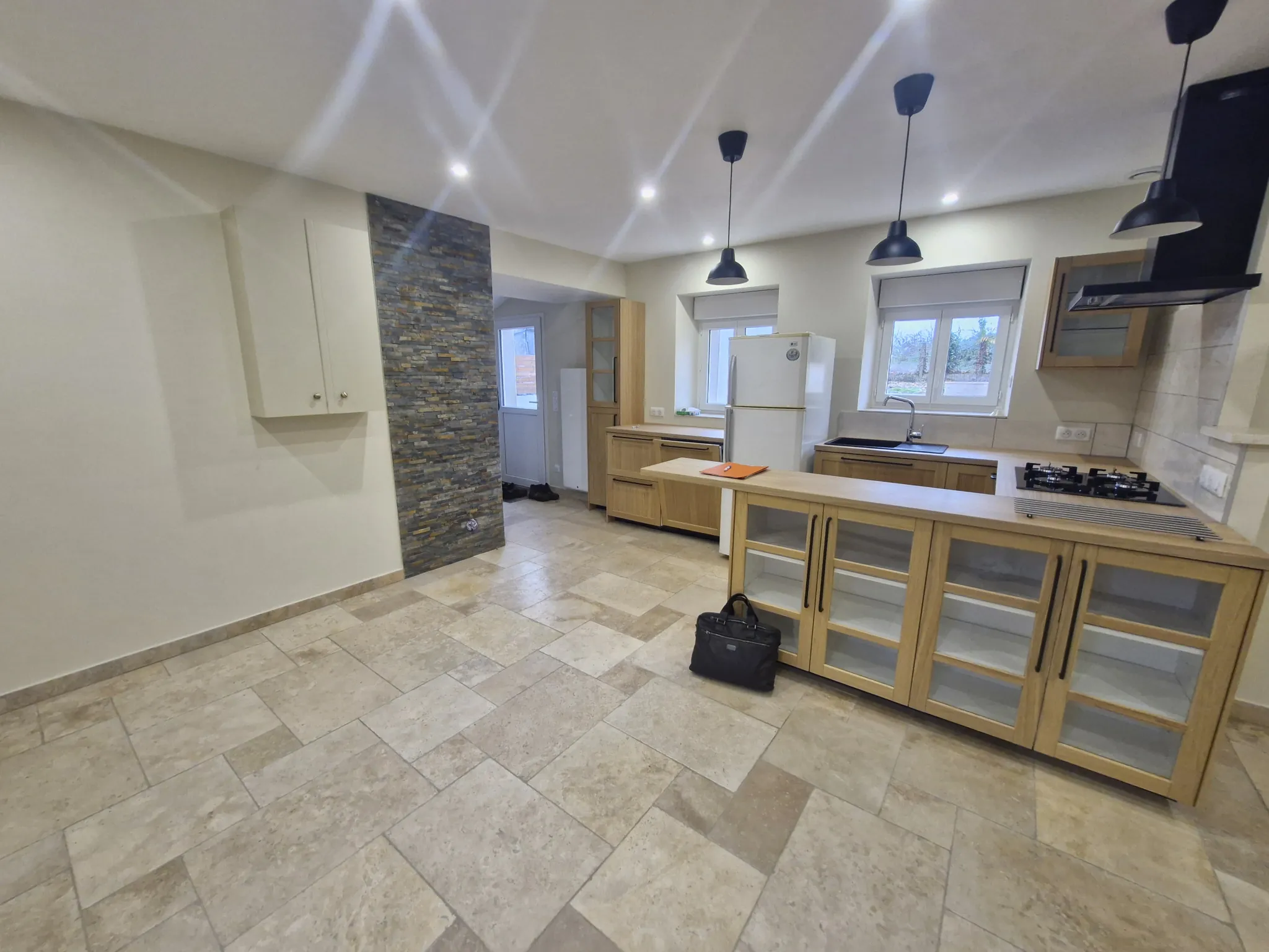 Charmante maison rénovée avec cour et terrain à Ouzouer le Doyen