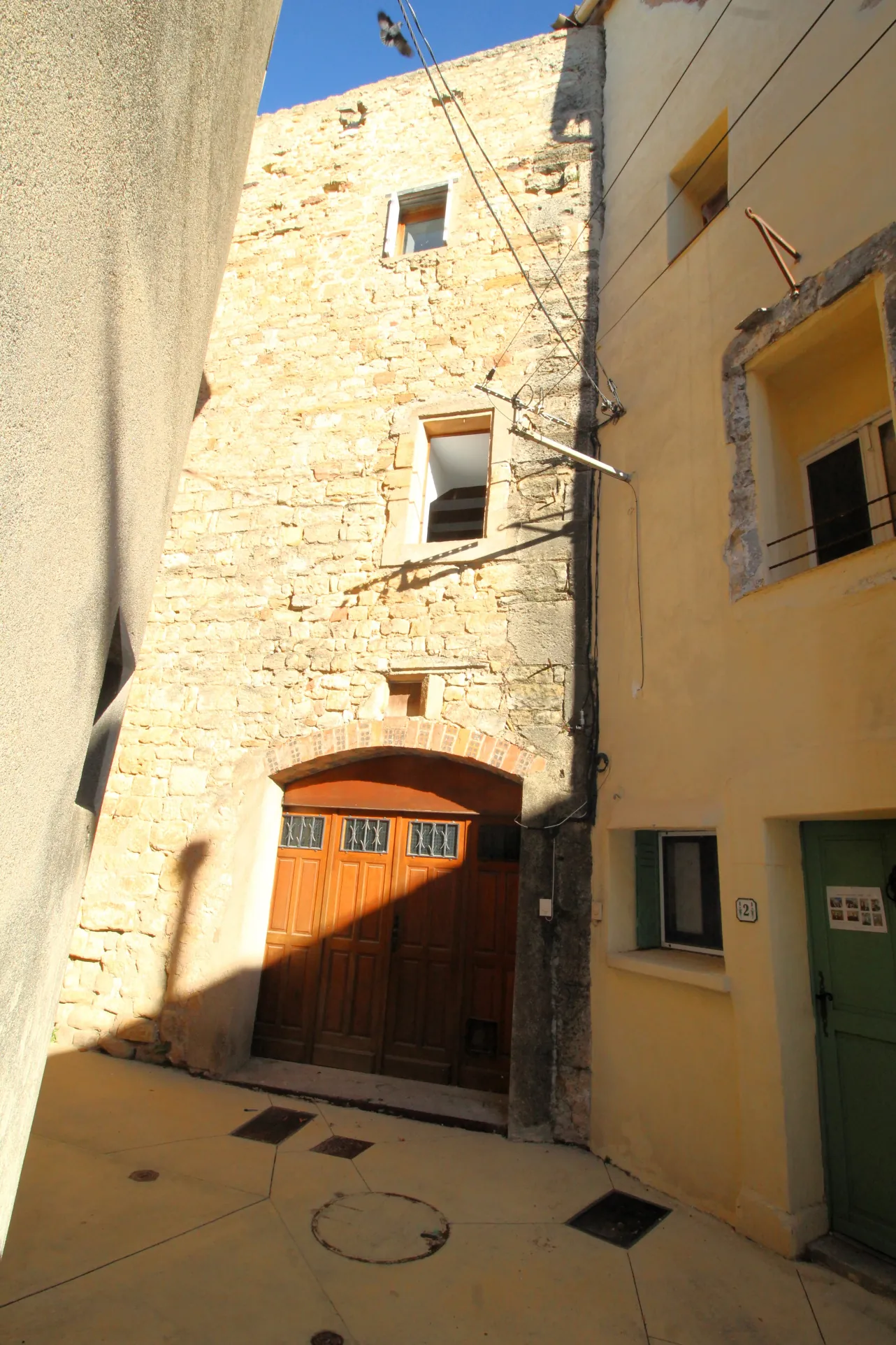 Maison de village rénovée à Quarante avec garage - 55m² 