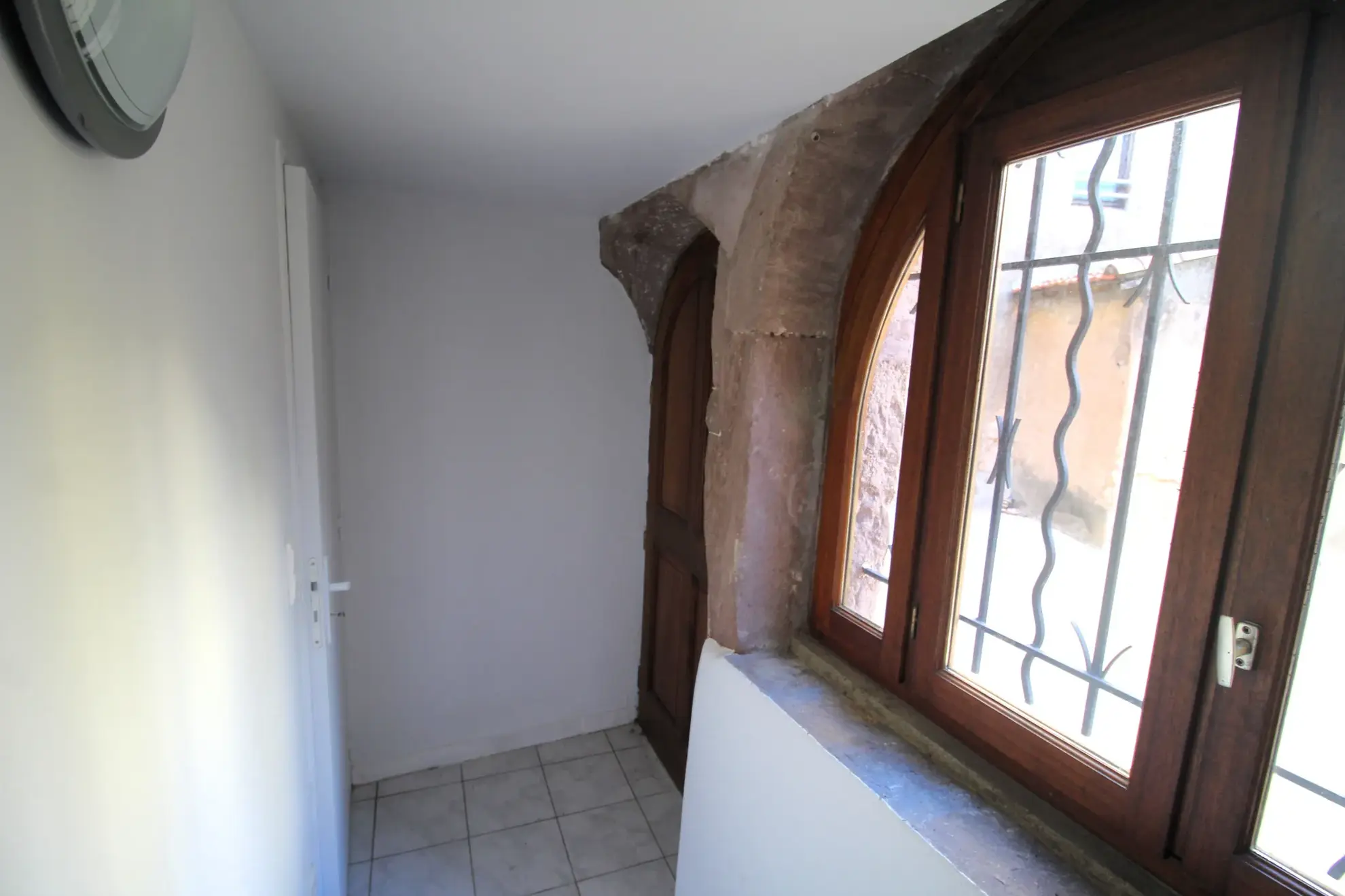 Maison de village rénovée à Quarante avec garage - 55m² 