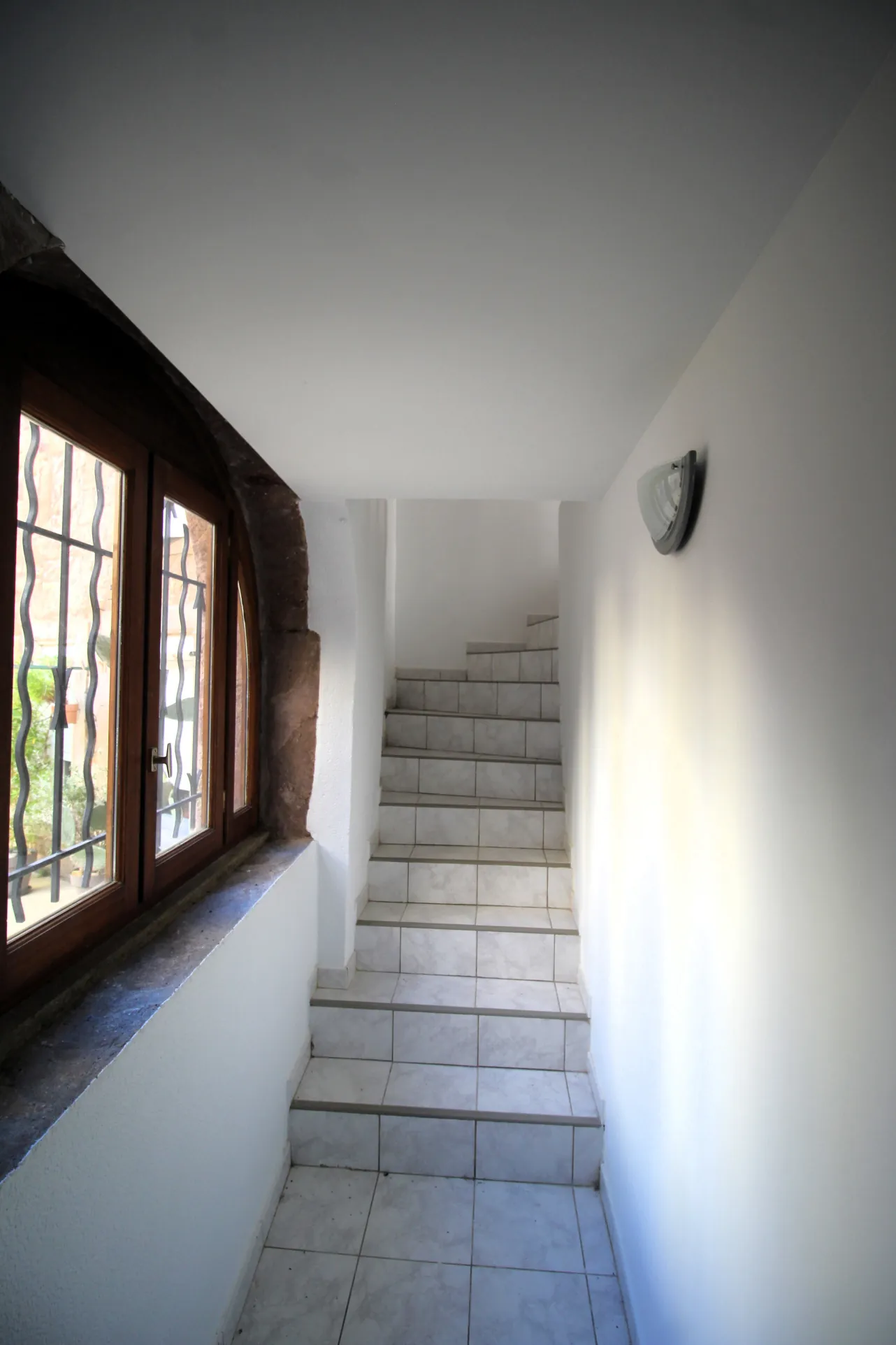 Maison de village rénovée à Quarante avec garage - 55m² 