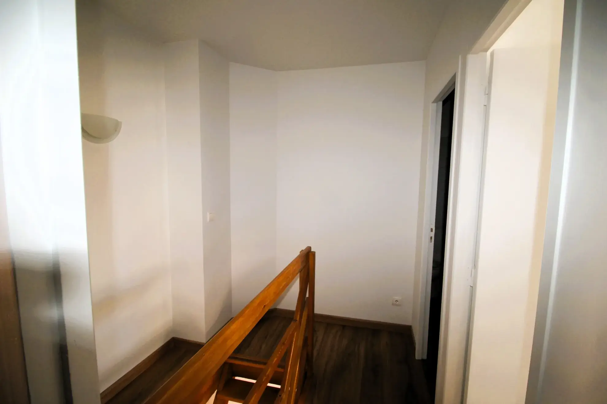 Maison de village rénovée à Quarante avec garage - 55m² 