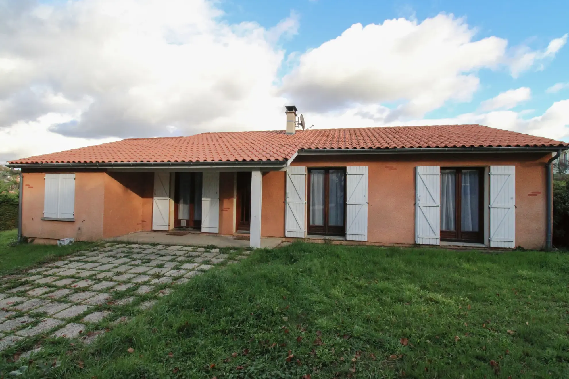 Maison de plain-pied à Foulayronnes avec garage, 3 chambres, proximité commodités 