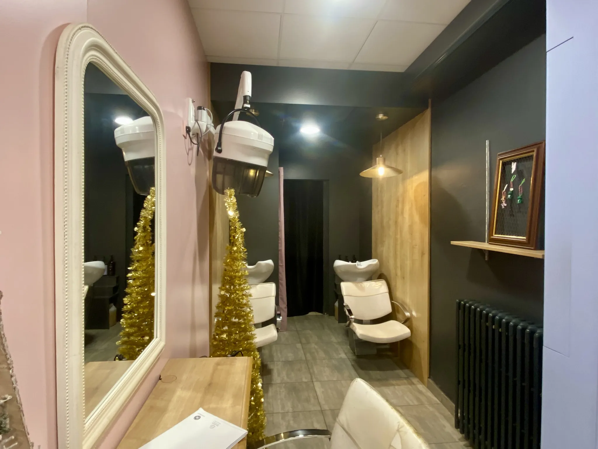 Salon de coiffure à vendre à Le Mans - Emplacement idéal avec clientèle existante 