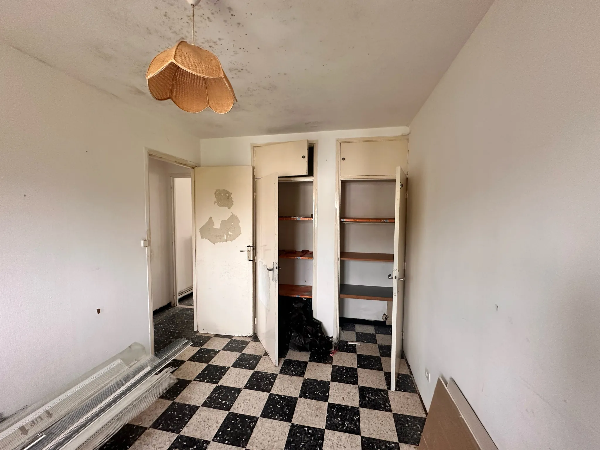 Maison à rénover à Douai avec jardin et potentiel de personnalisation 