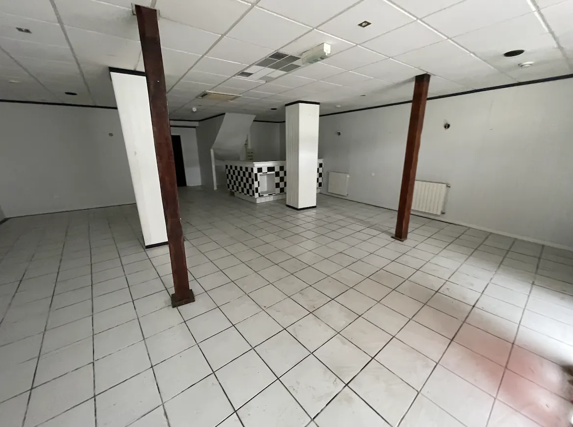 Immeuble de 280 m² à Périgueux avec appartement et local commercial à saisir 