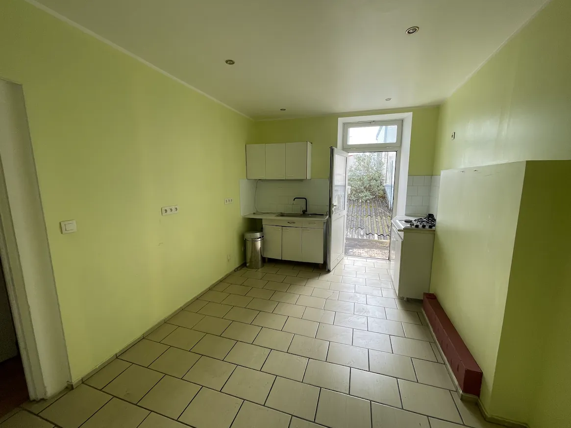 Immeuble de 280 m² à Périgueux avec appartement et local commercial à saisir 