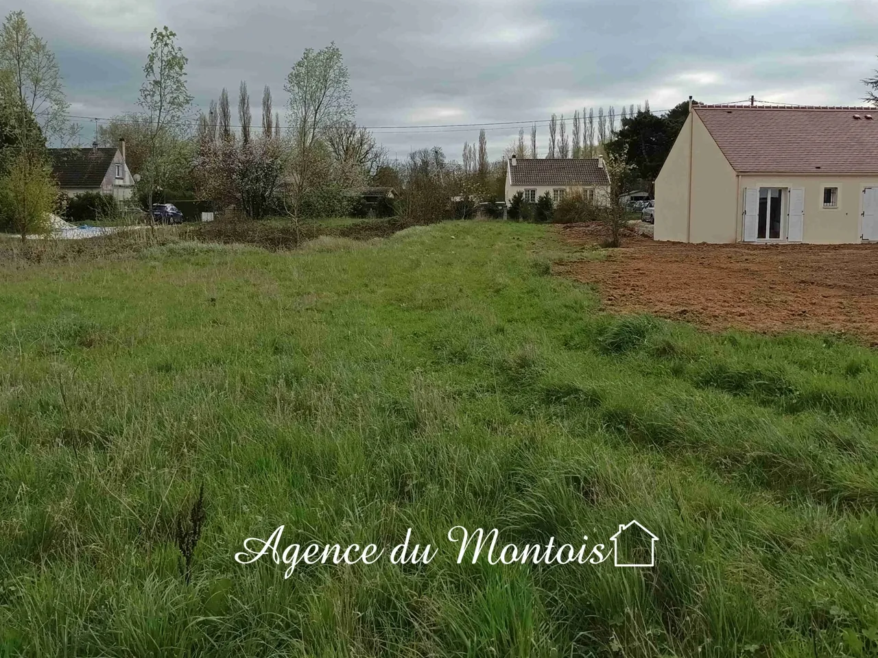 Terrain constructible de 1505 m² à Nangis, calme et bien situé