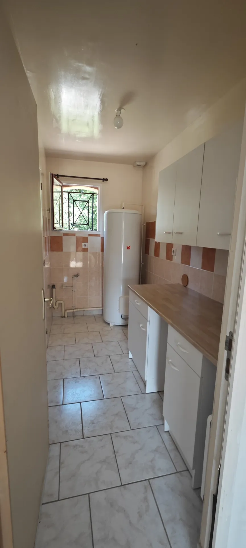 Jeune maison rénovée avec jardin et garage à Noyers-sur-Serein 