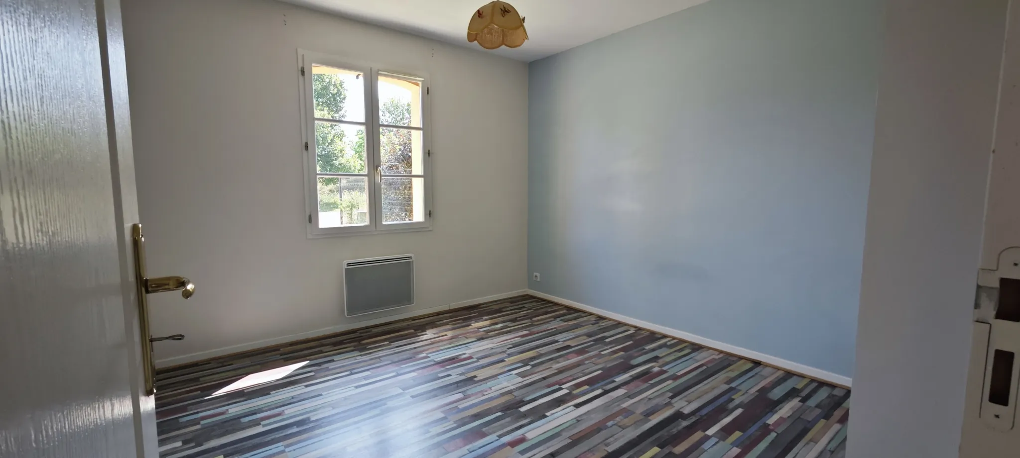 Jeune maison rénovée avec jardin et garage à Noyers-sur-Serein 