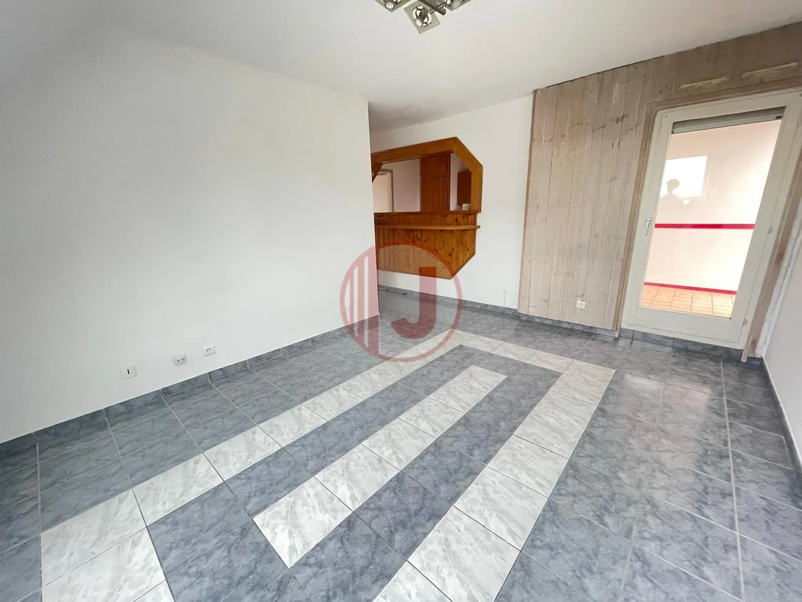 Appartement T3 de 63 m² à Wittenheim centre avec garage et cave 