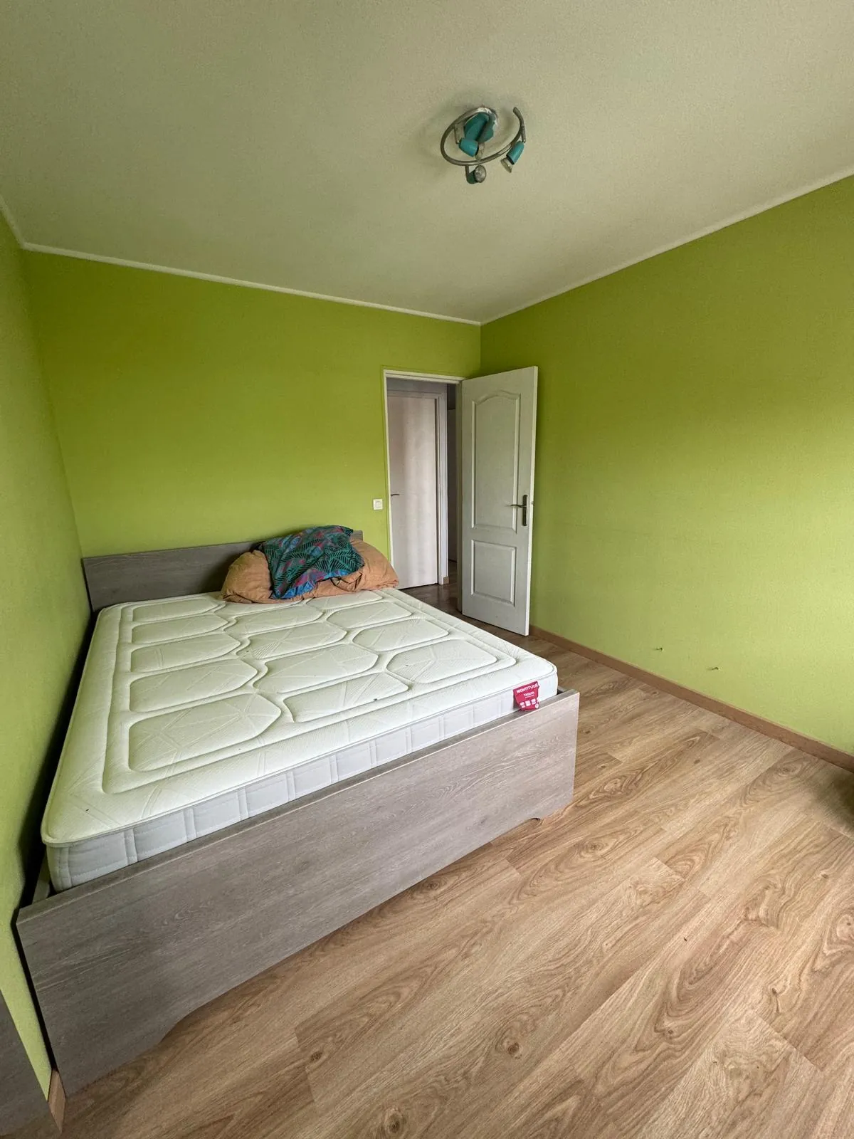 Appartement 4 pièces à Asnières-sur-Seine avec cave et parking 