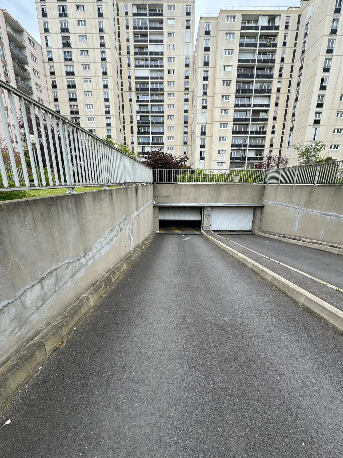 Appartement 4 pièces à Asnières-sur-Seine avec cave et parking 