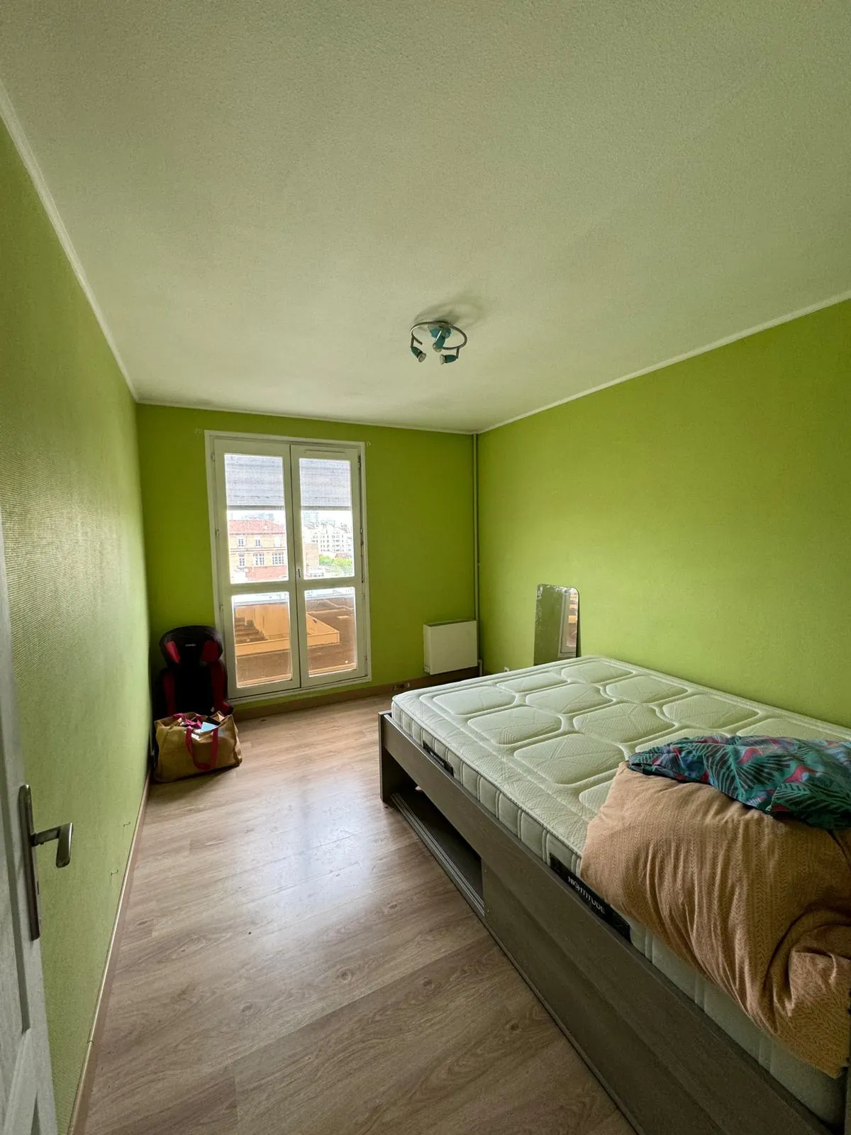 Appartement 4 pièces à Asnières-sur-Seine avec cave et parking 