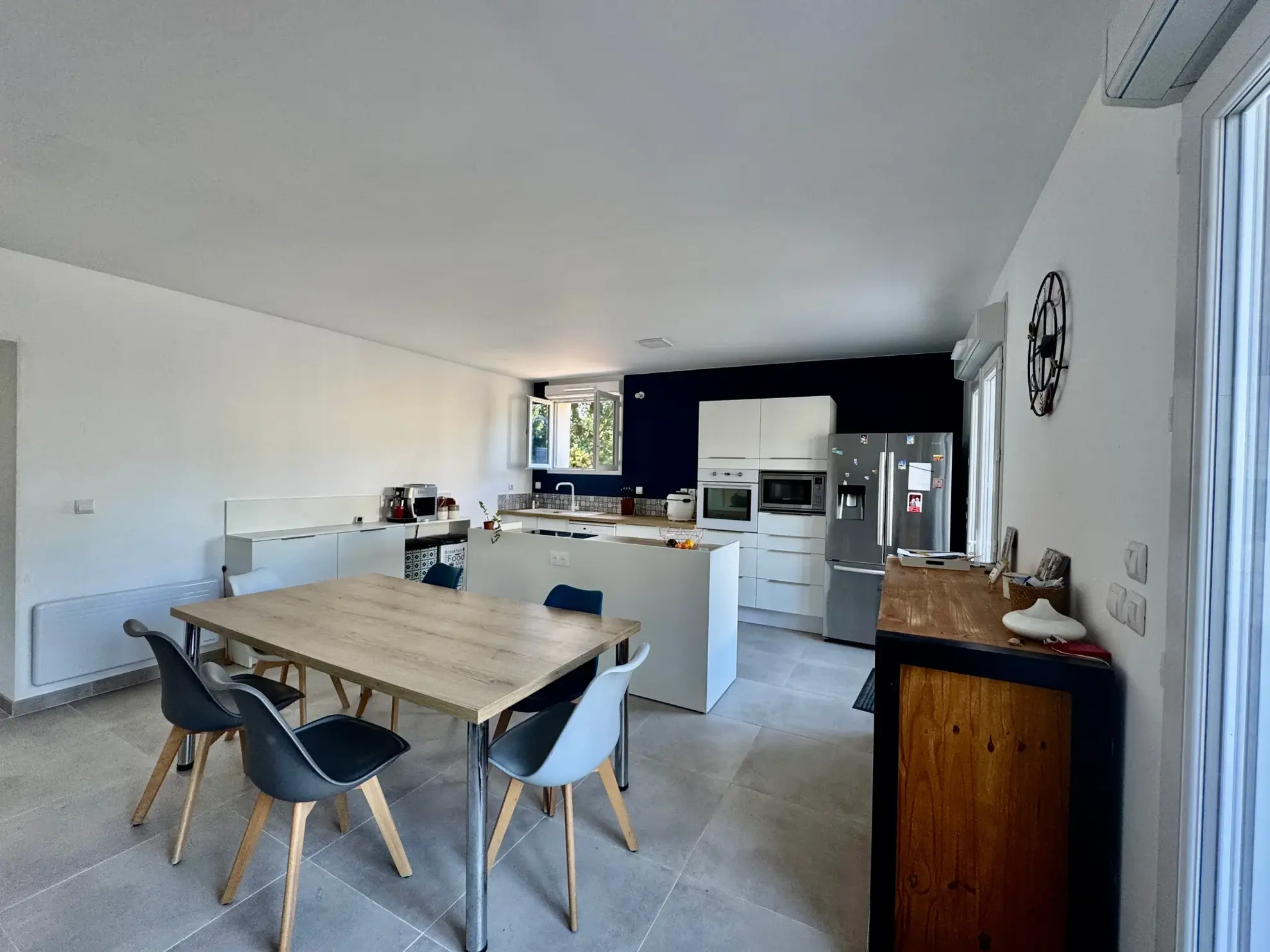 Maison rénovée de 122 m² avec 4 chambres, jardin et garage à Saint-Laurent-des-Arbres 