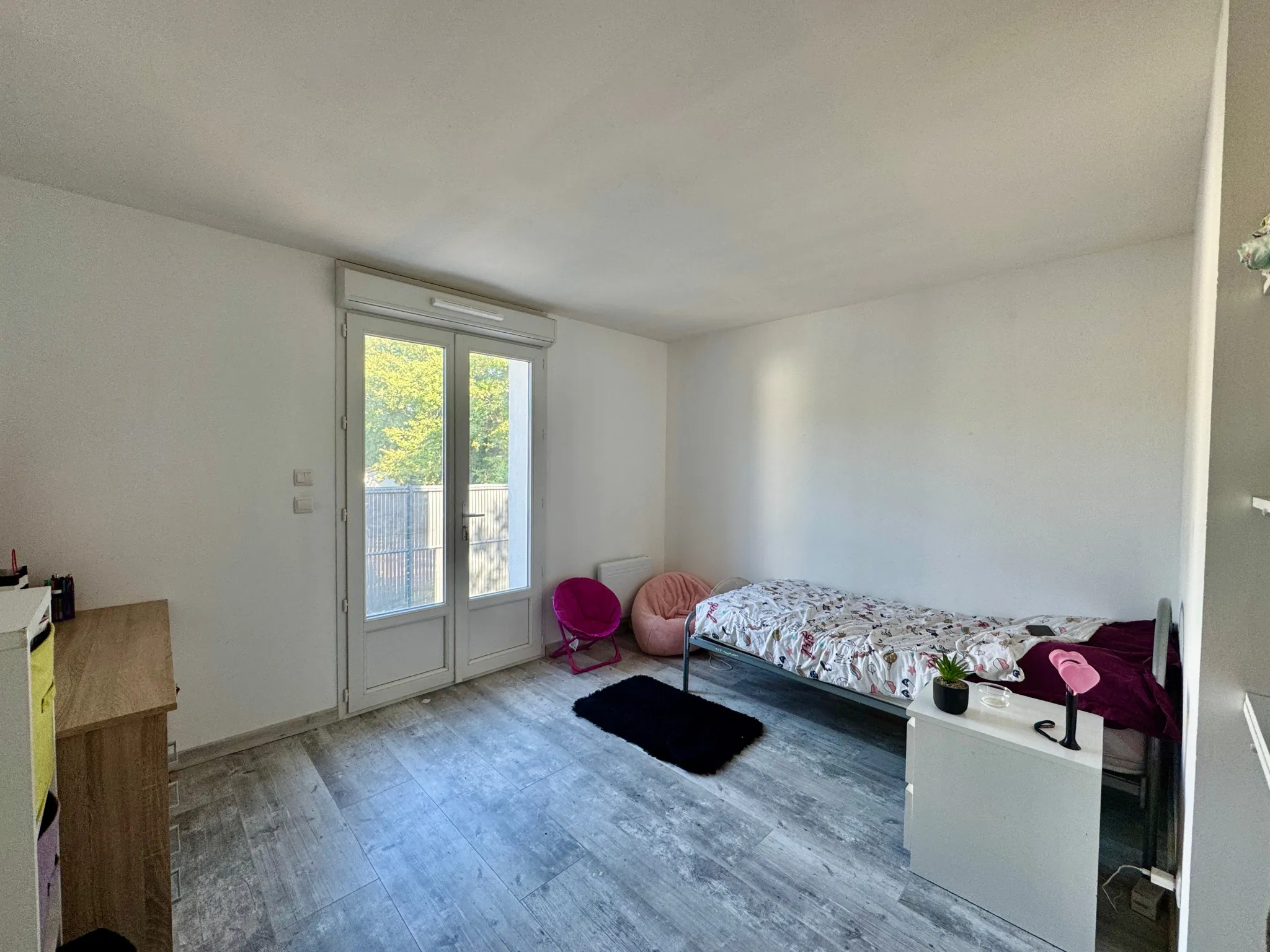 Maison rénovée de 122 m² avec 4 chambres, jardin et garage à Saint-Laurent-des-Arbres 