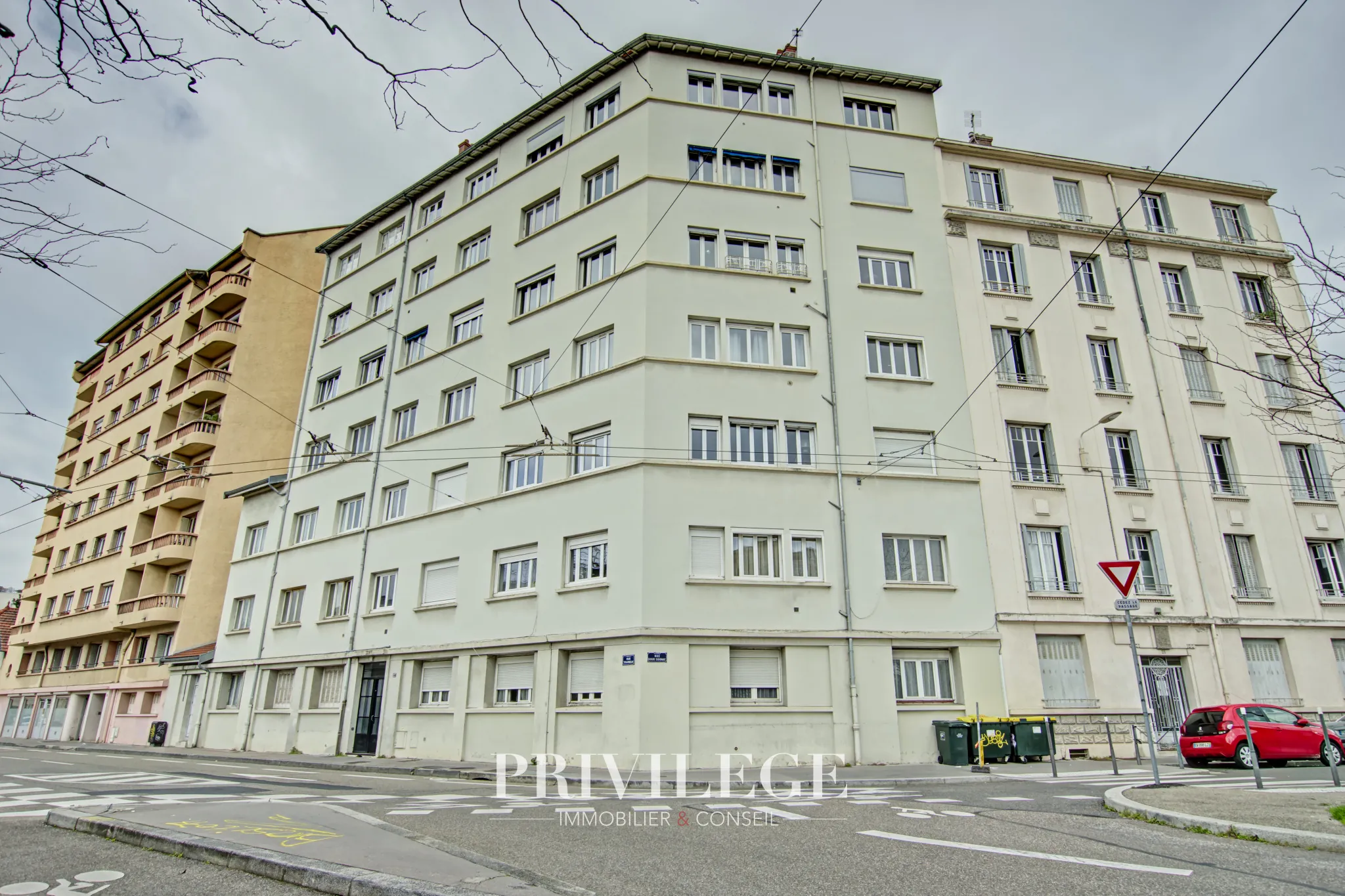 Appartement 2 pièces de 52 m² à Lyon 3, proche métro et services de santé 