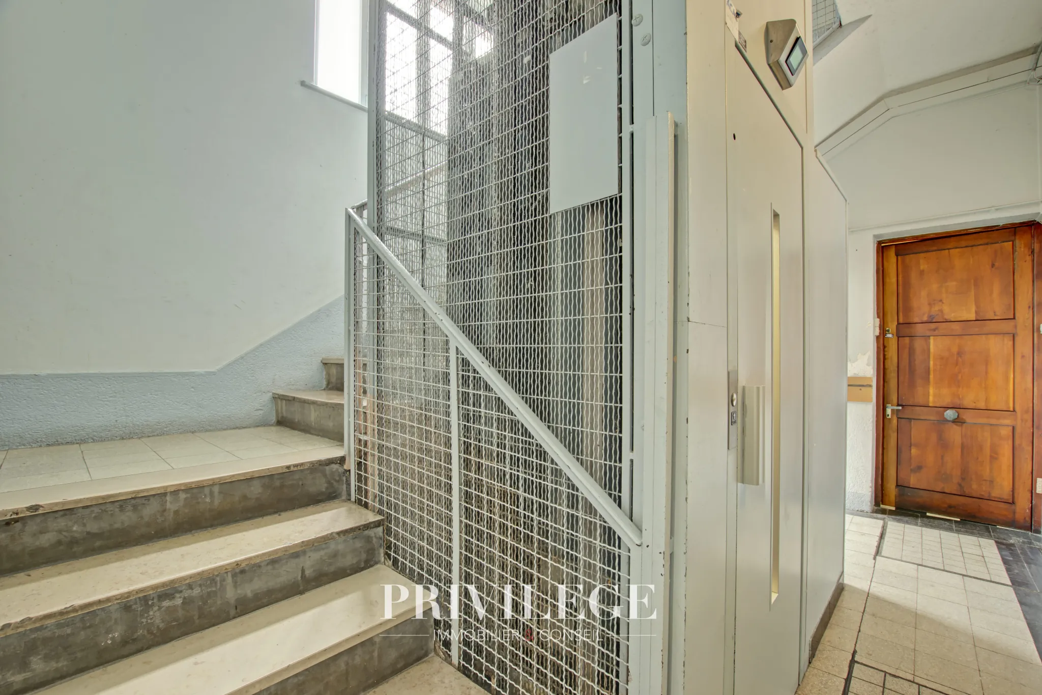 Appartement 2 pièces de 52 m² à Lyon 3, proche métro et services de santé 