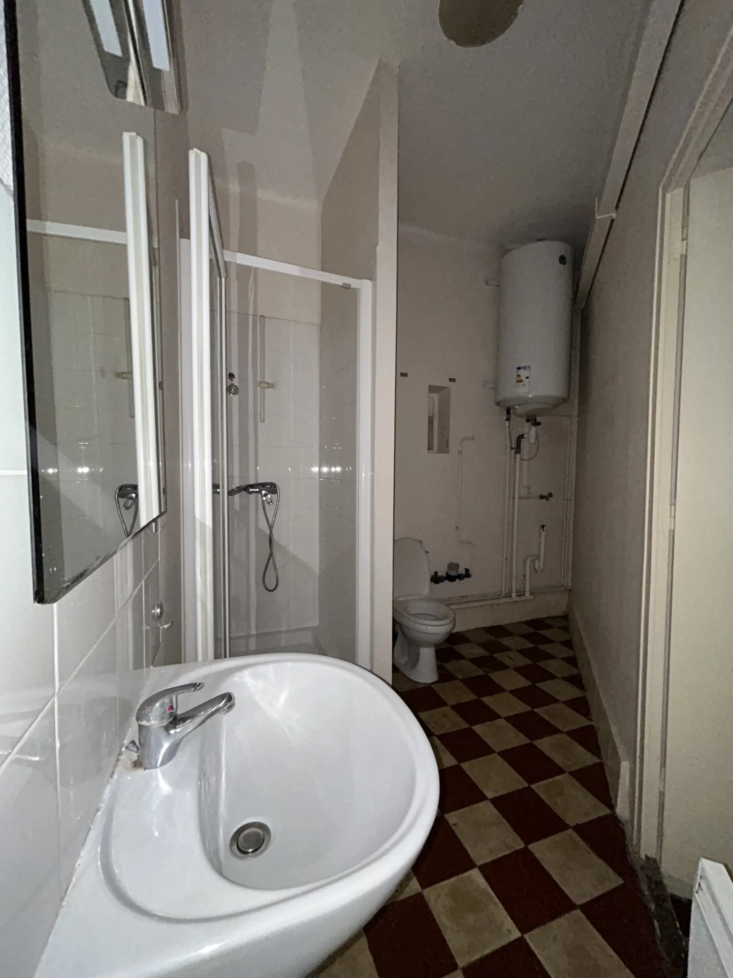 Appartement 2 pièces de 52 m² à Lyon 3, proche métro et services de santé 