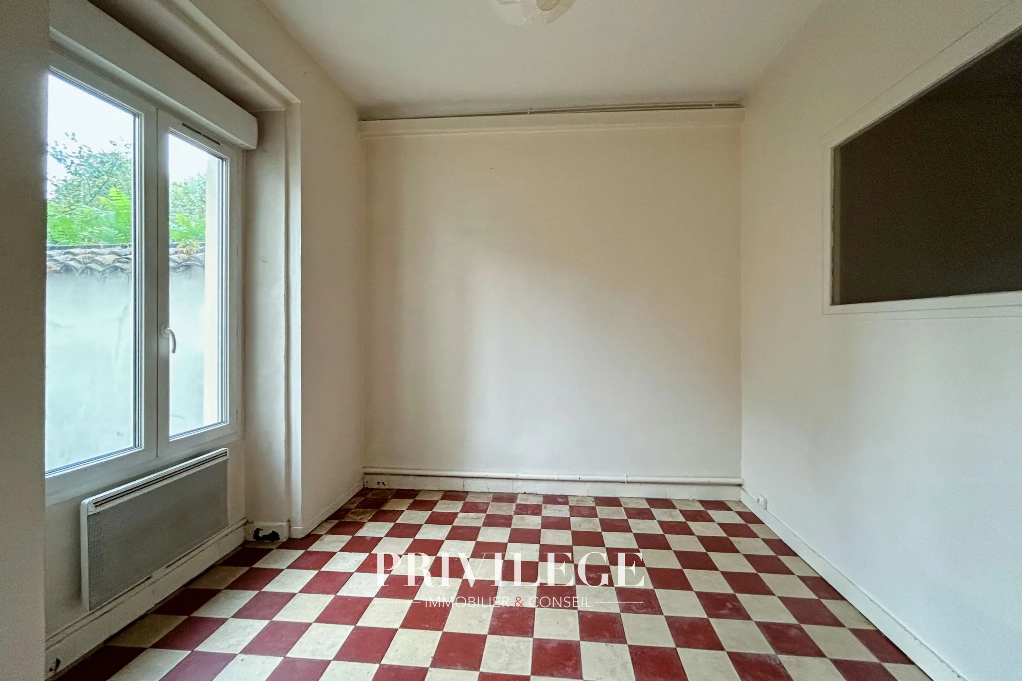 Appartement 2 pièces de 52 m² à Lyon 3, proche métro et services de santé 
