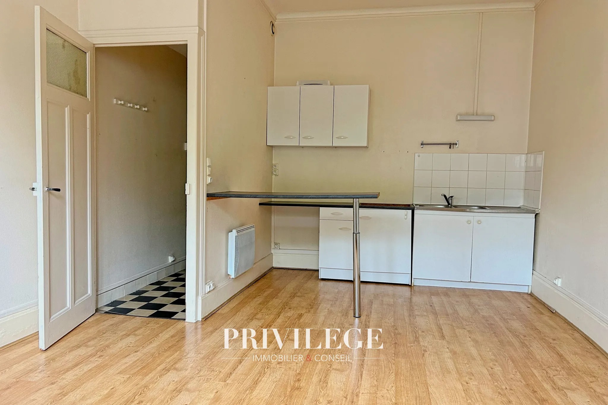 Appartement 2 pièces de 52 m² à Lyon 3, proche métro et services de santé 