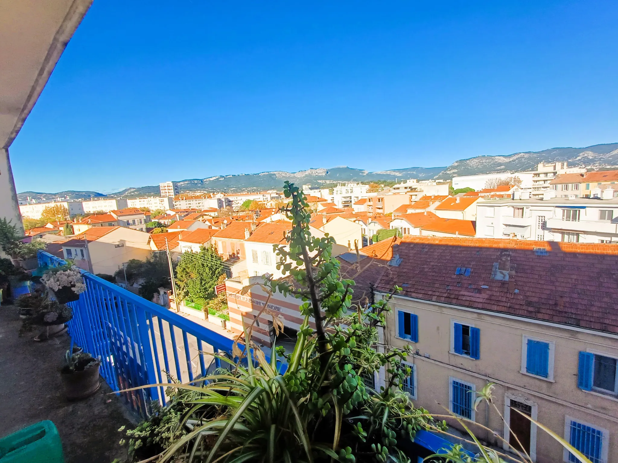 Appartement T3 à La Seyne-sur-Mer avec vue mer, balcon, et ascenseur 