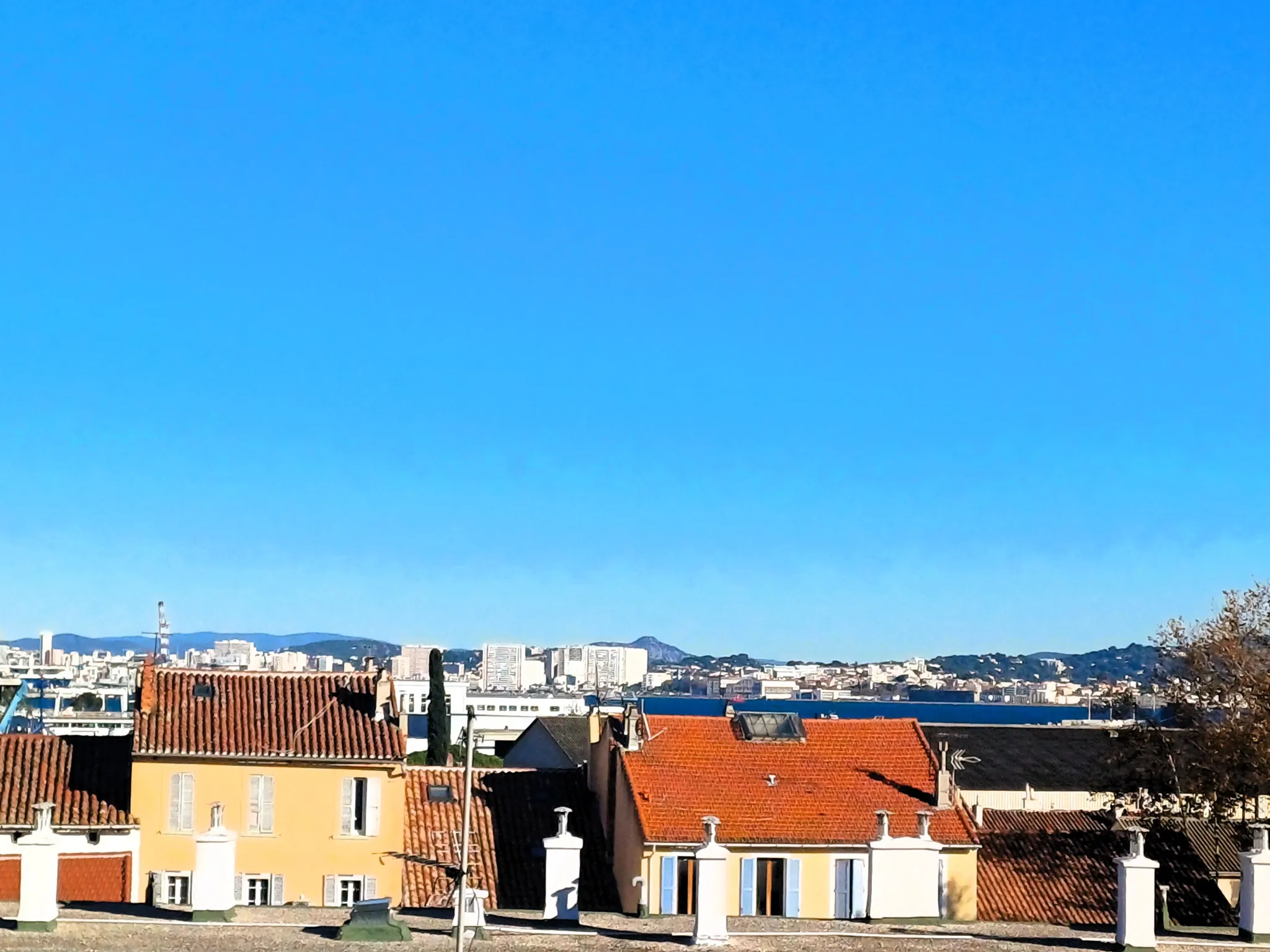 Appartement T3 à La Seyne-sur-Mer avec vue mer, balcon, et ascenseur 