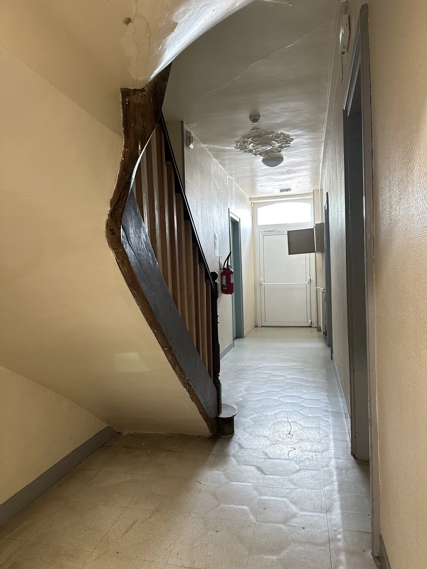 Immeuble d'investissement à La Ferté Macé - 514 m², 25 chambres, idéal pour location ou projet professionnel 