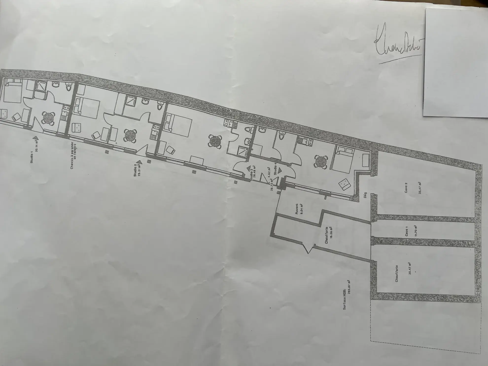 Immeuble d'investissement à La Ferté Macé - 514 m², 25 chambres, idéal pour location ou projet professionnel 