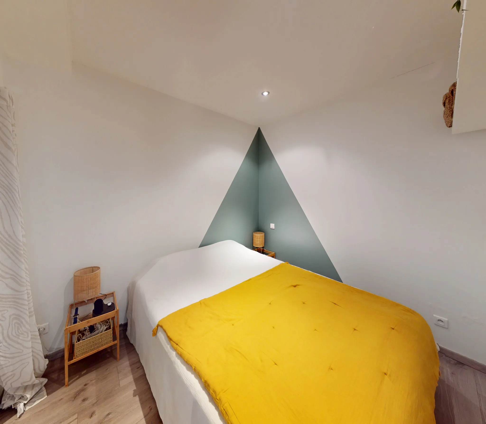 Charmant appartement T3 avec cour à Pontarlier, proche centre-ville 