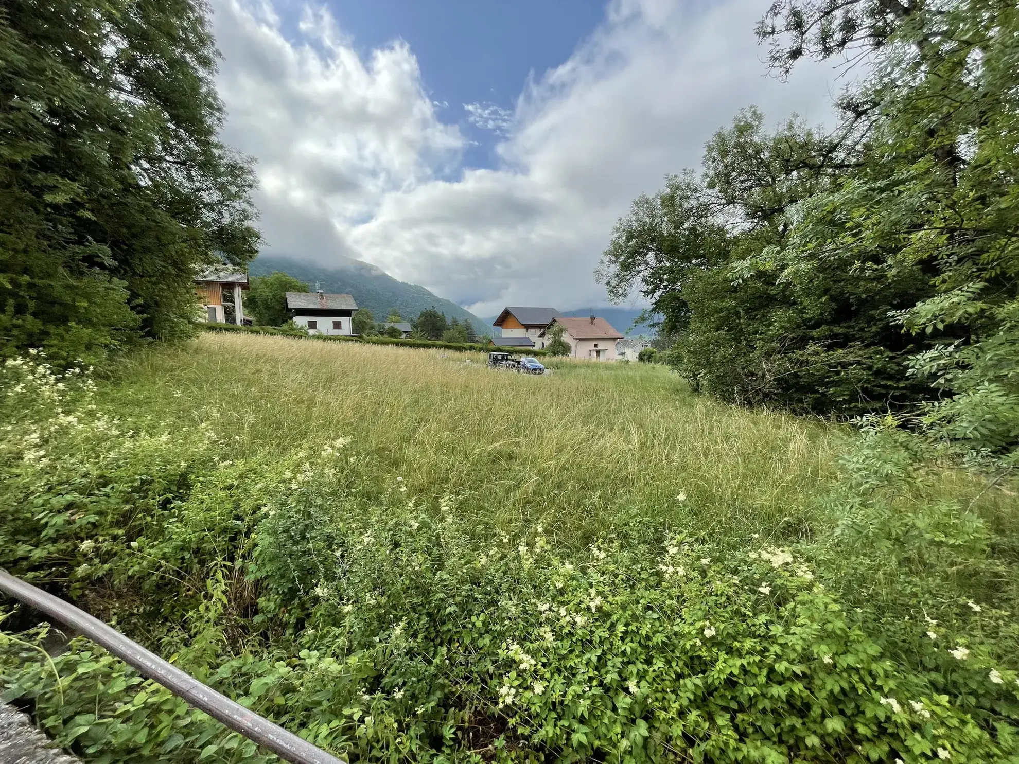 Terrain à bâtir de 852 m² à Viuz-en-Sallaz avec vue montagne 