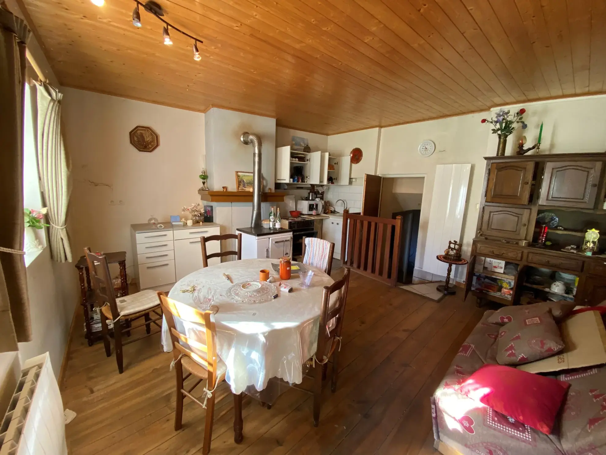 Maison de village à rénover avec dépendances et terrain dans les Chavannes en Maurienne